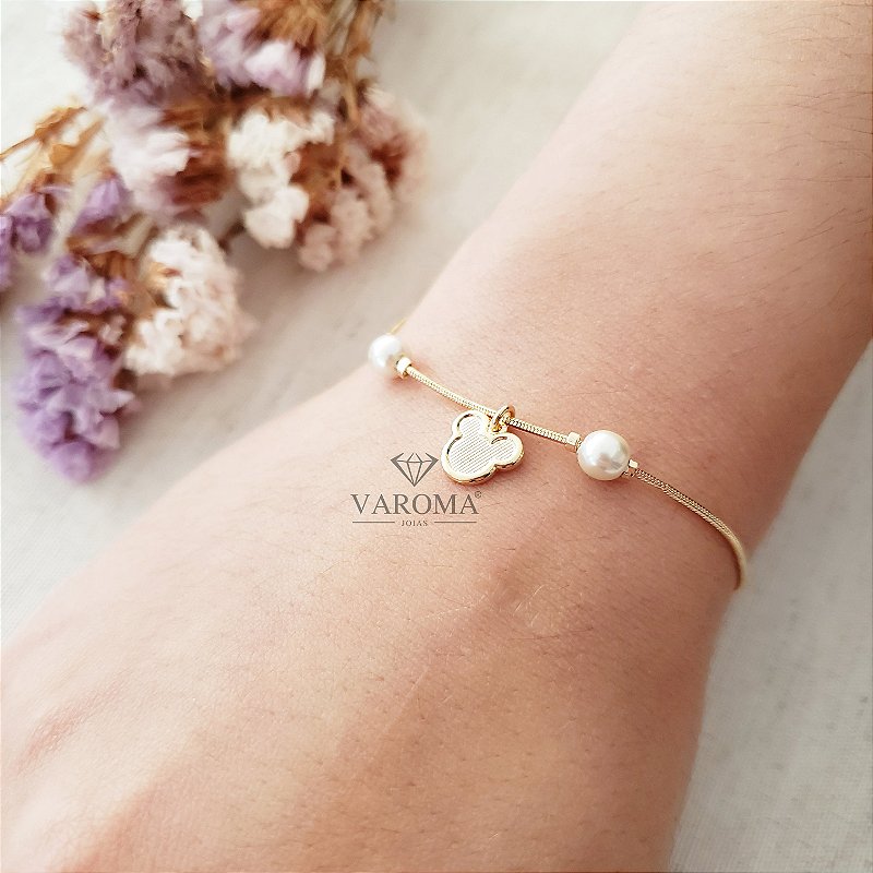 Pulseira infantil com pérolas e pingente do Mickey banhado em ouro 18k