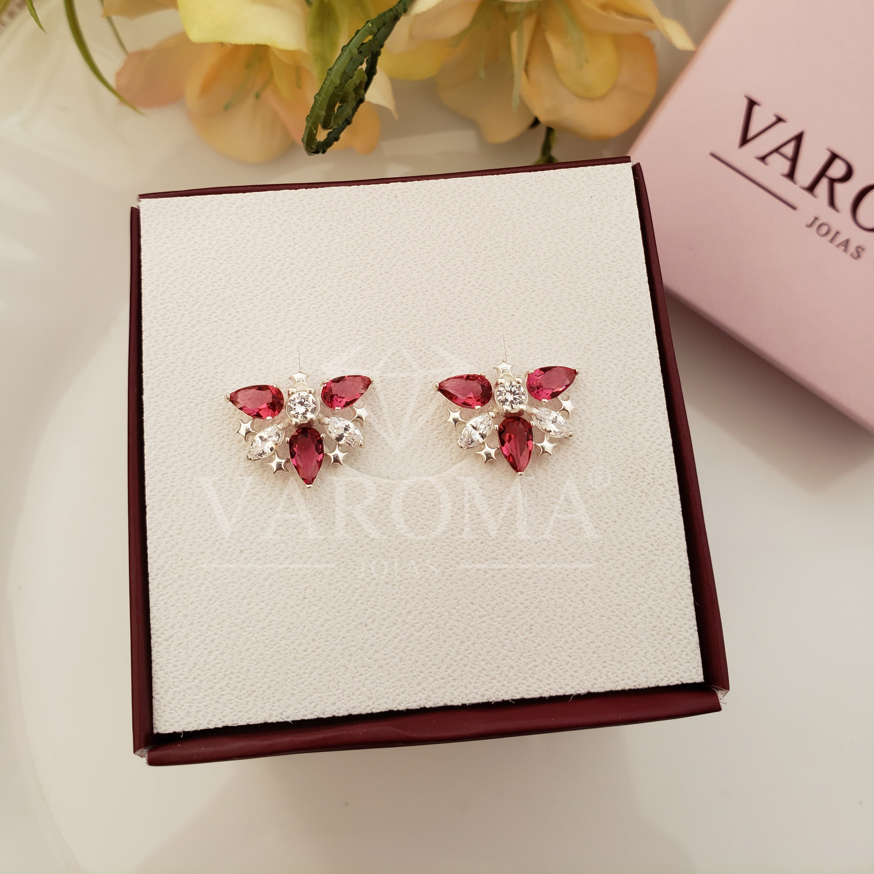 Brinco de Flor com Zircônias em Prata 925