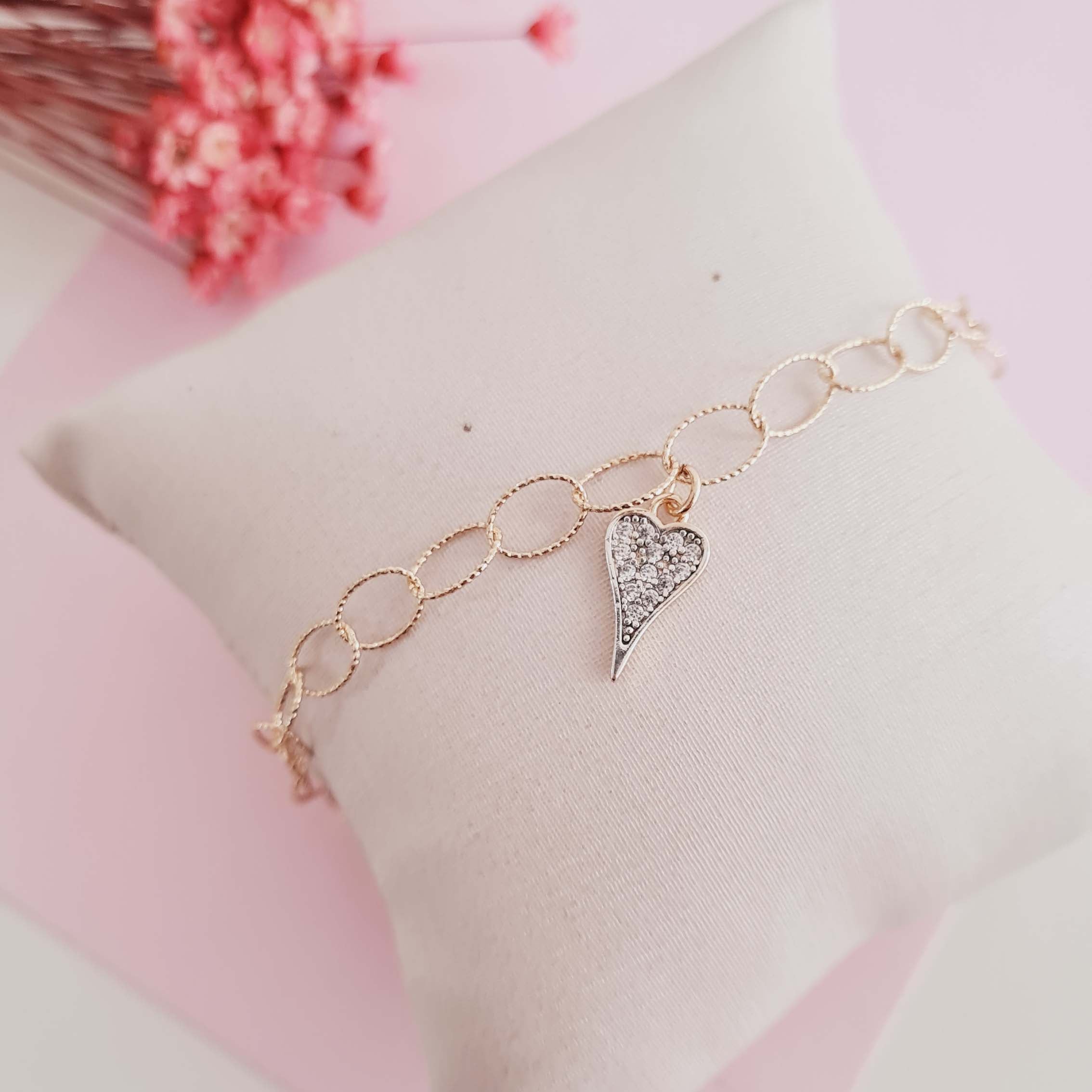 Pulseira com Pingente de Coração Cravejado com Zircônia Banhado a Ouro 18K