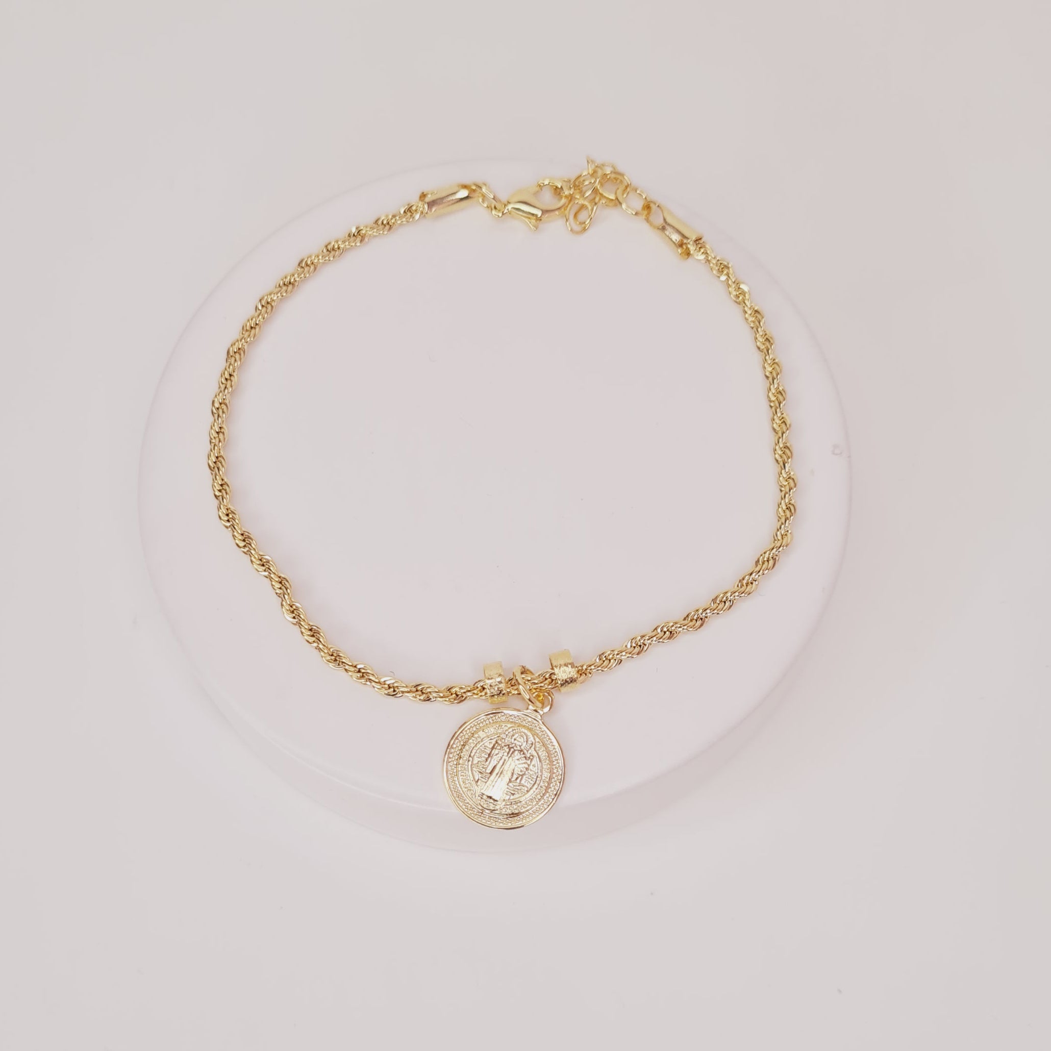 Pulseira de Cordão Baiano com Pingente de São Bento Banhado a Ouro 18K