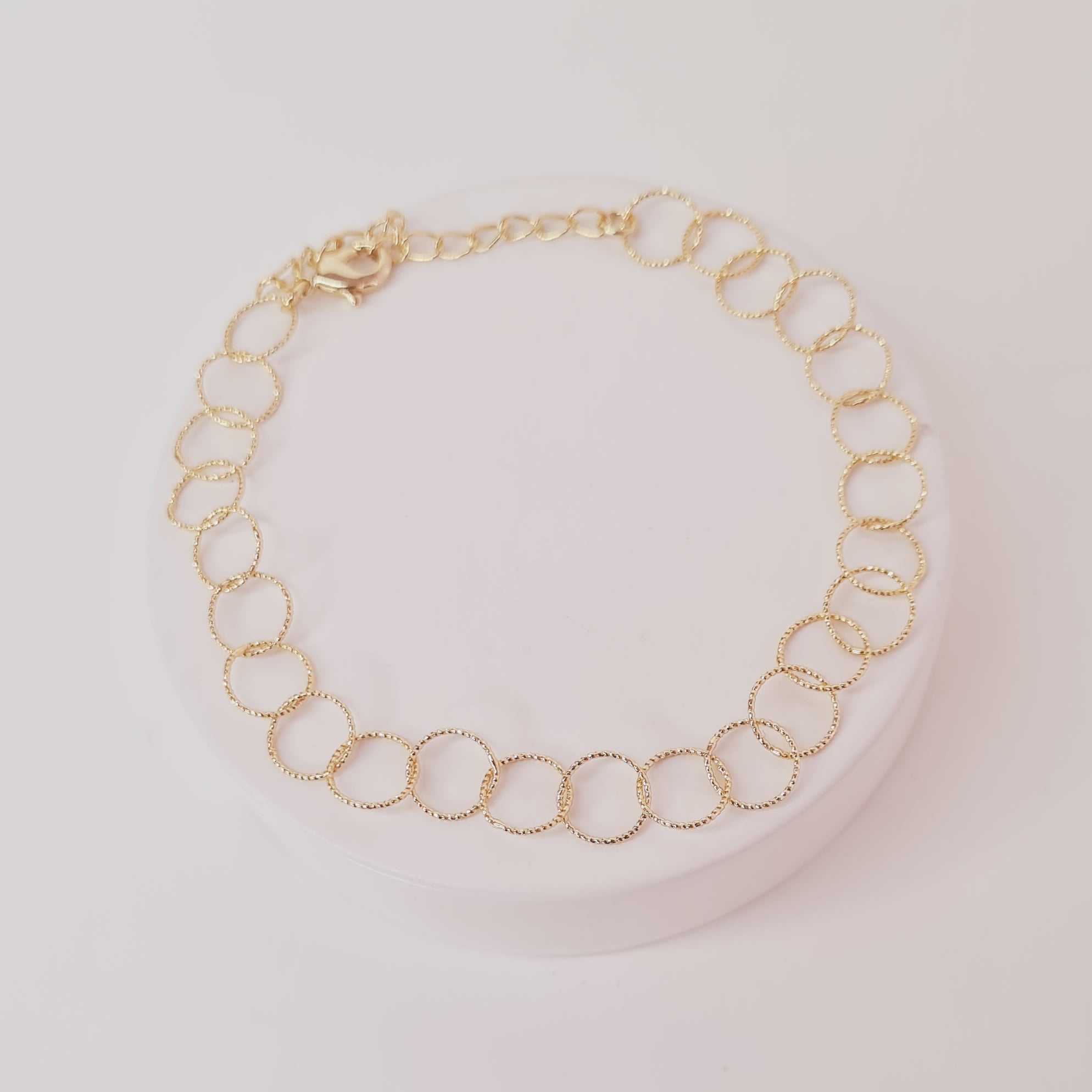 Pulseira de Elos Trabalhados Banhado em Ouro 18K