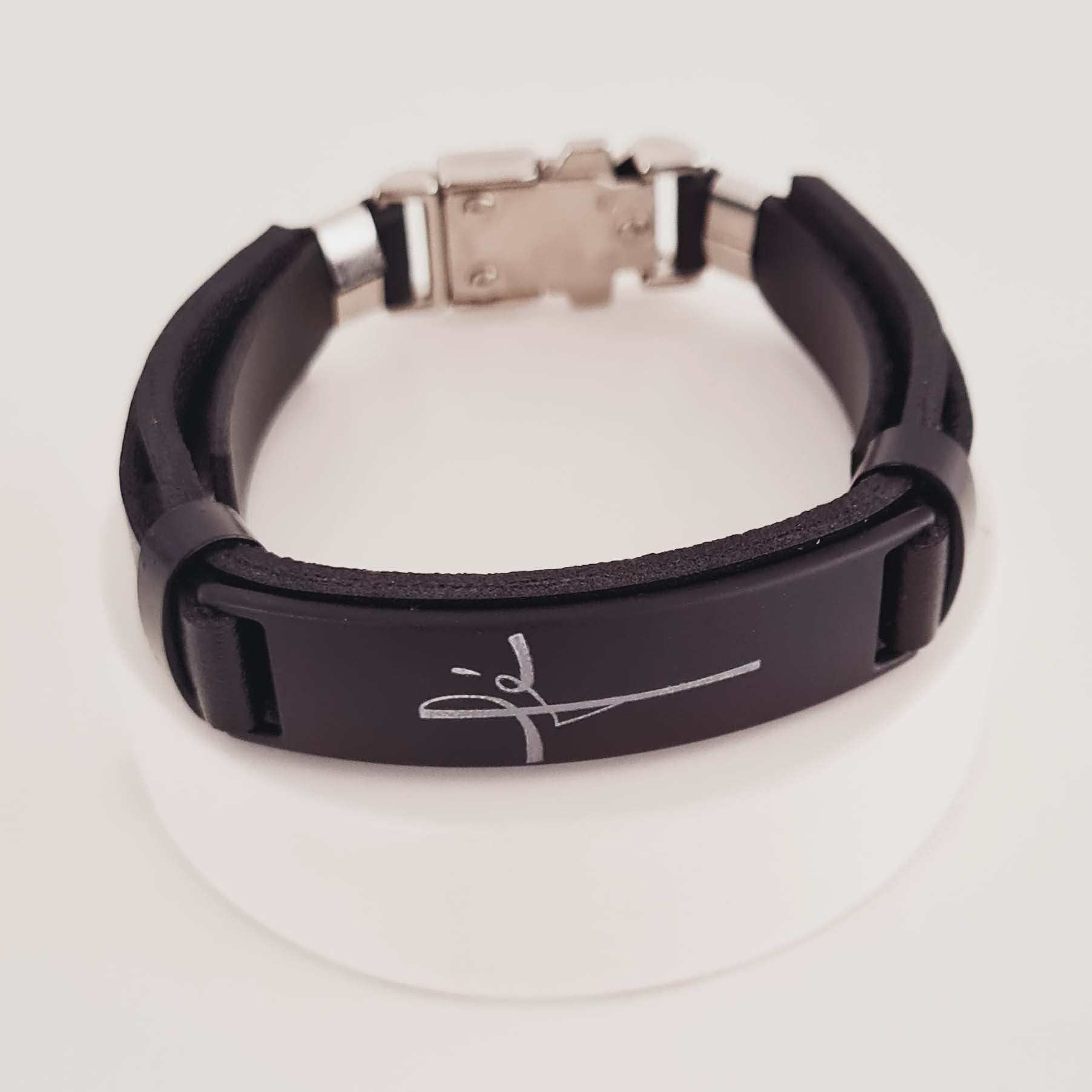 Pulseira Masculina em Couro Ecológico Escrito Fé