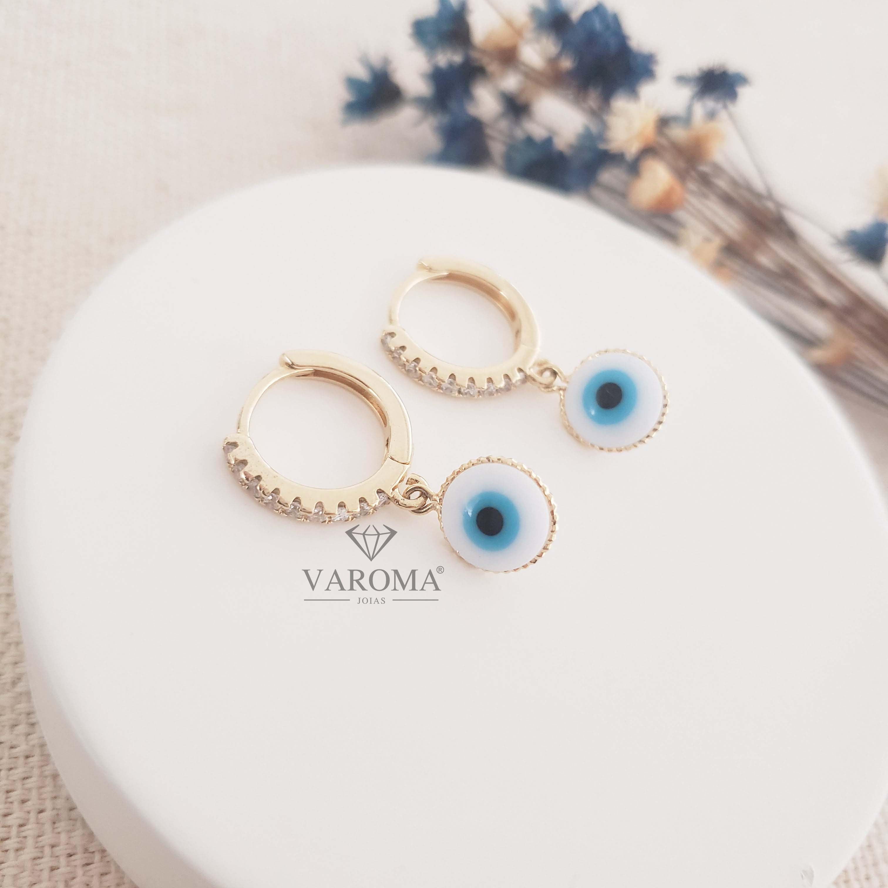Brinco de Argolinha com Zircônias de Olho Grego Banhado em Ouro 18k
