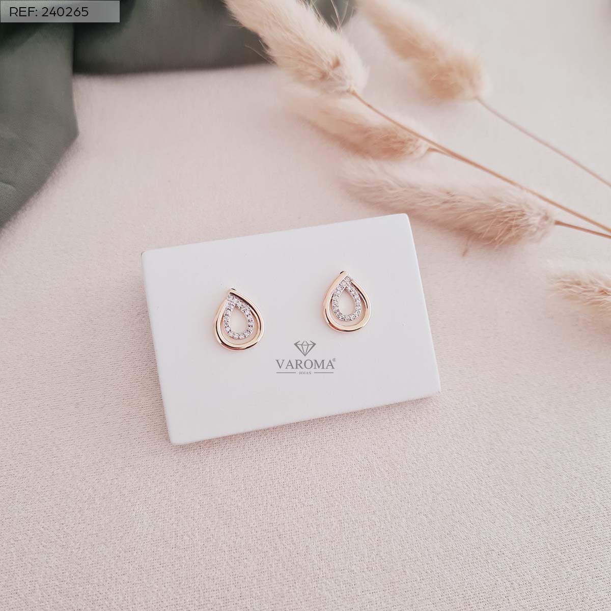 Brinco Duas Gotas Uma Lisa e Uma Cravejada com Zircônias | Banhado em Ouro 18k
