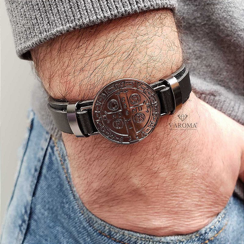 Pulseira masculina em couro ecológico com São Bento