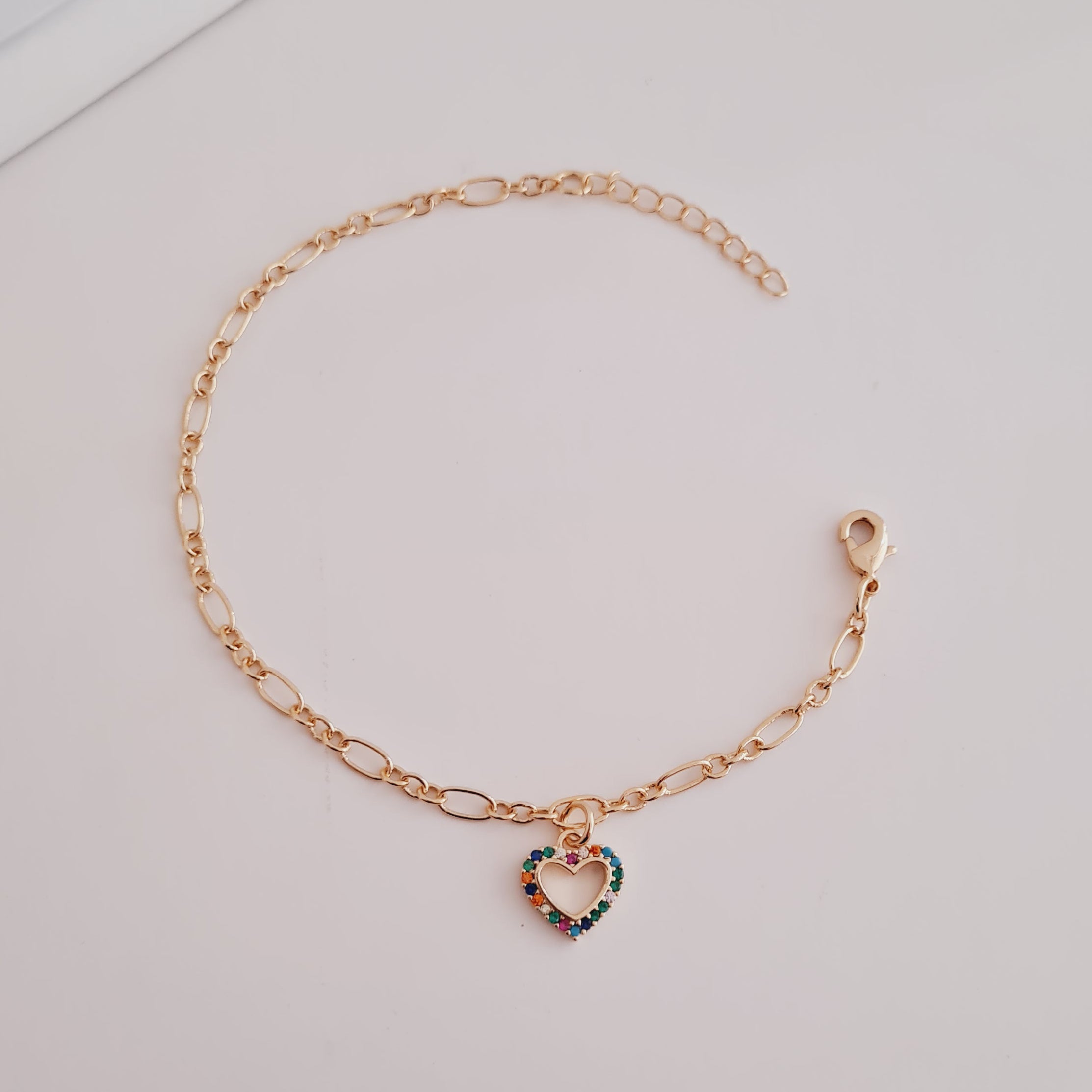 Pulseira elos 3x1 com pingente de coração colorido banhada a ouro 18k