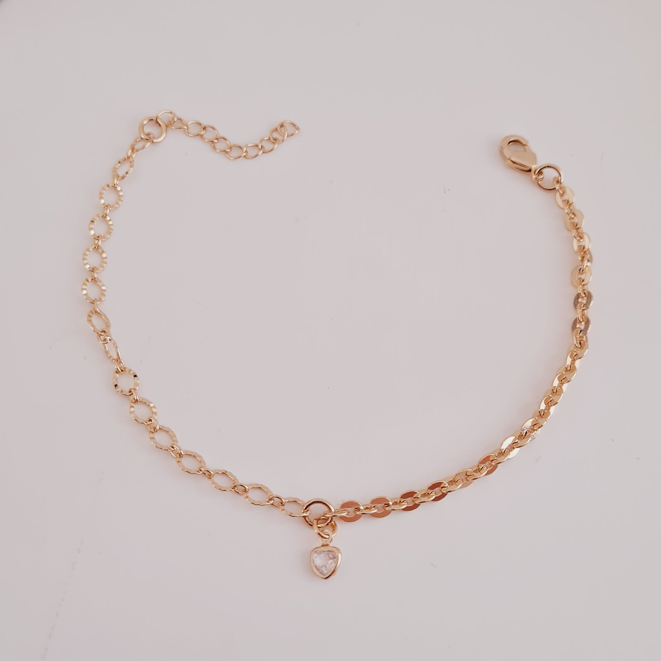 Pulseira com Ponto de Luz em Formato de Coração Banhado a Ouro 18k