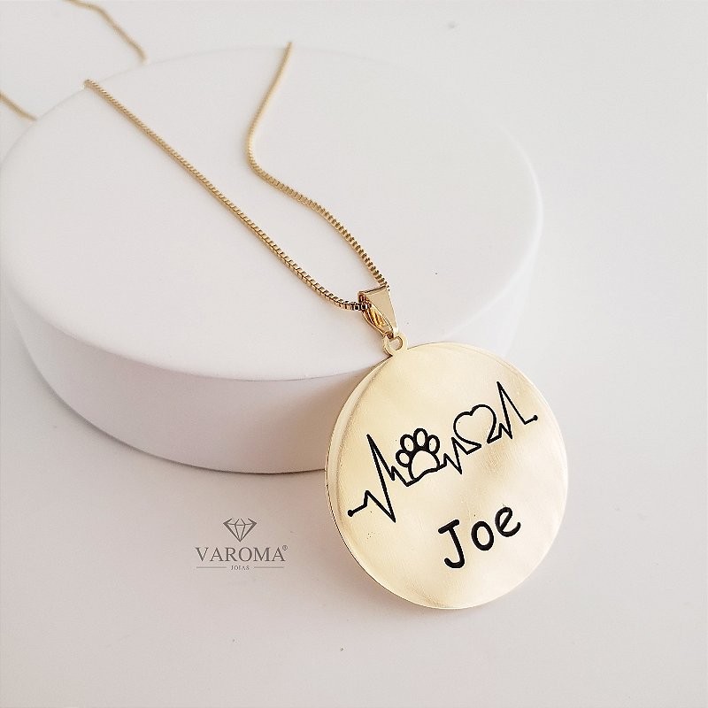 Colar personalizável com batimentos, patinha e nome banhado em ouro 18k