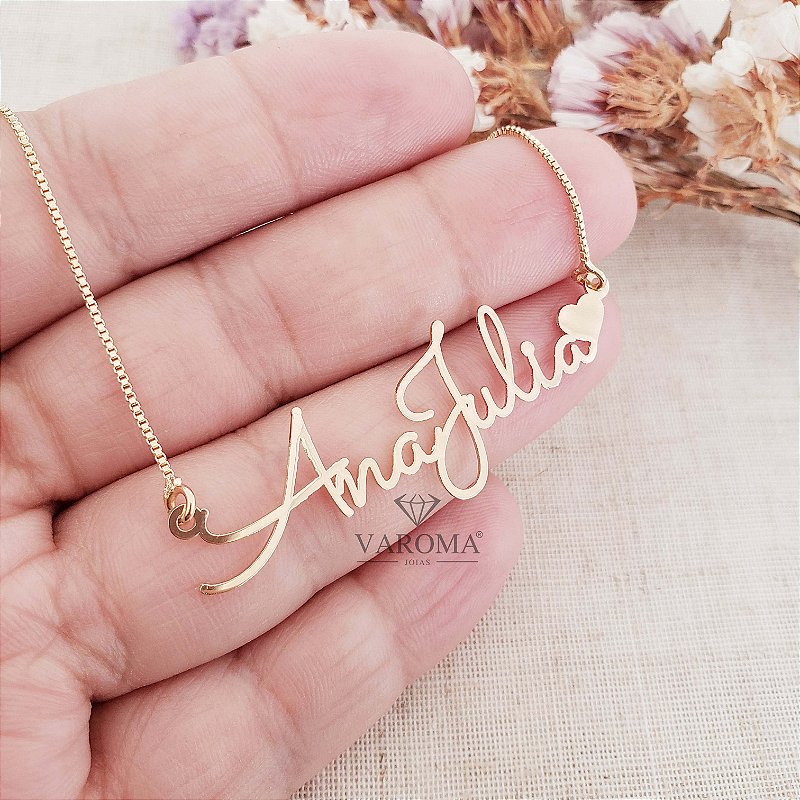 Colar personalizável com nome e coração liso banhado em ouro 18k