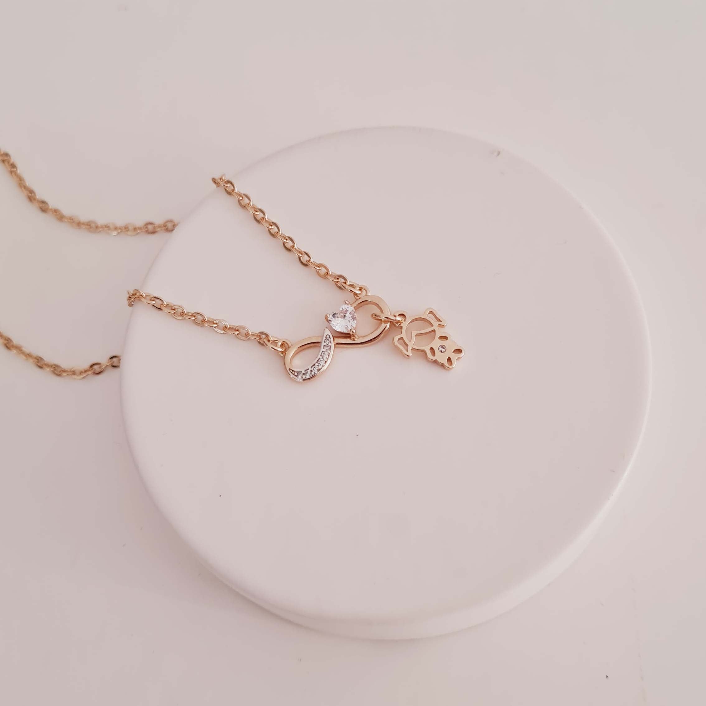 Colar Infinito com Pingente de Filho Banhado a Ouro 18K