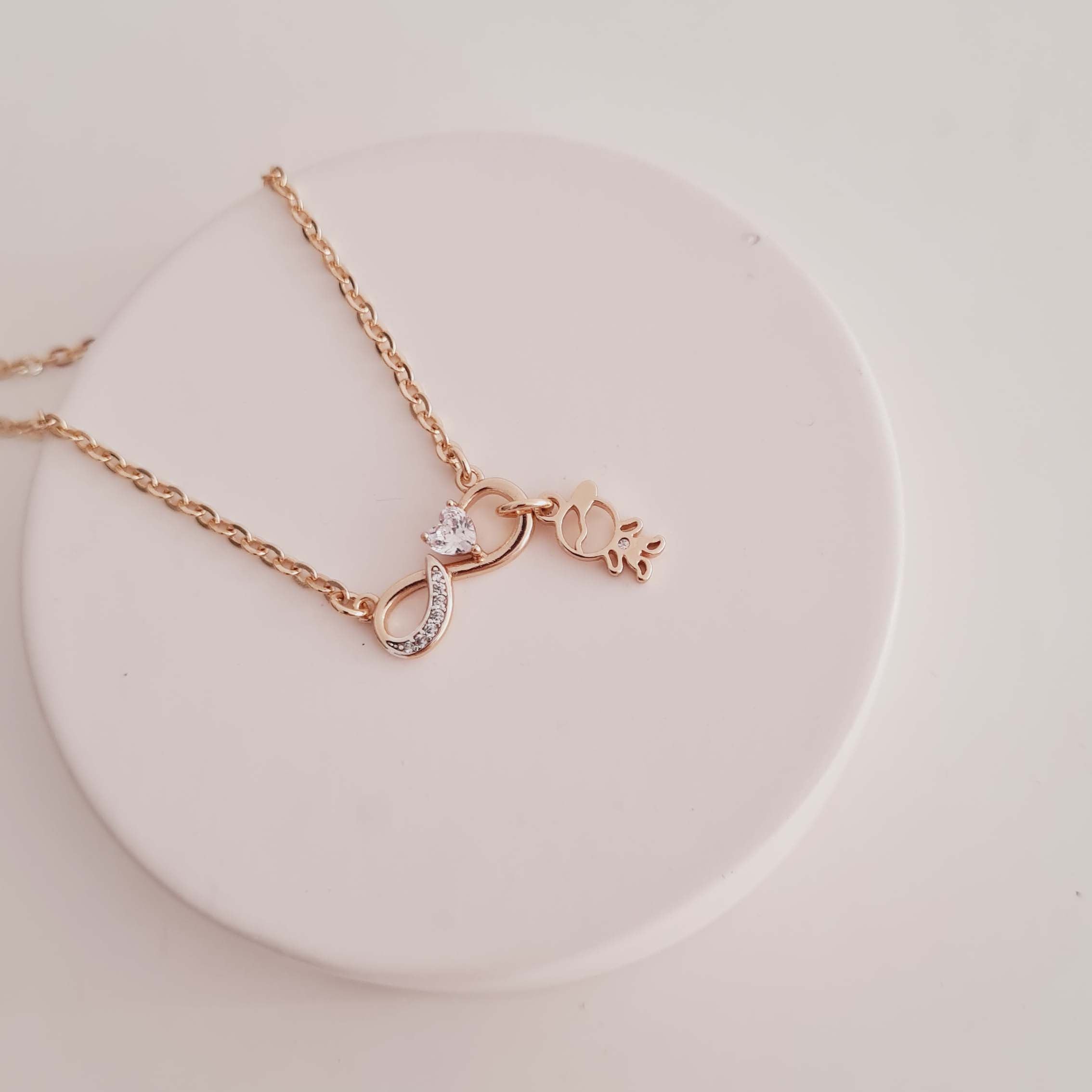 Colar Infinito com Pingente de Filho Banhado a Ouro 18K