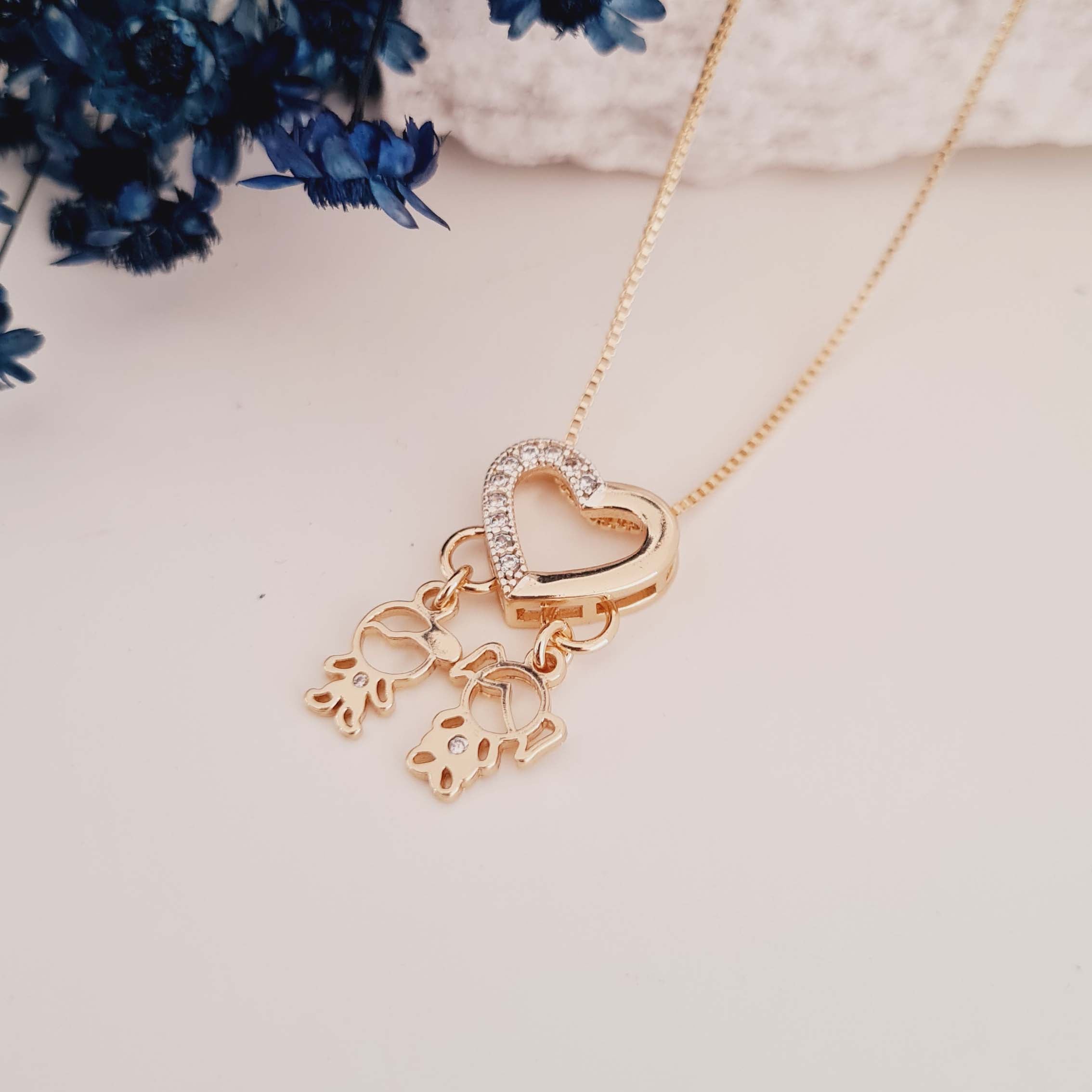 Colar com Coração com Dois Pingentes de Filhos Banhados a Ouro 18K