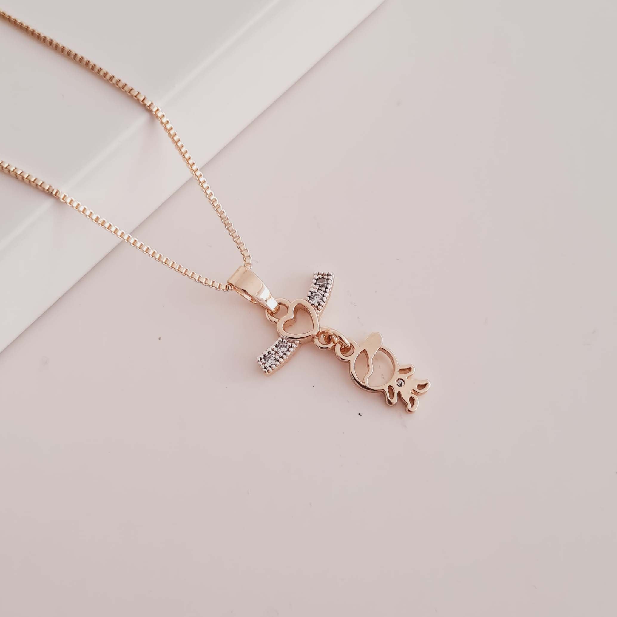 Colar Canga Cravejado com Coração e Filho Banhado a Ouro 18K