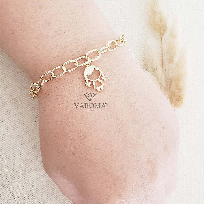 Pulseira com elos grandes e pingente de menino ou menina banhada em ouro 18k