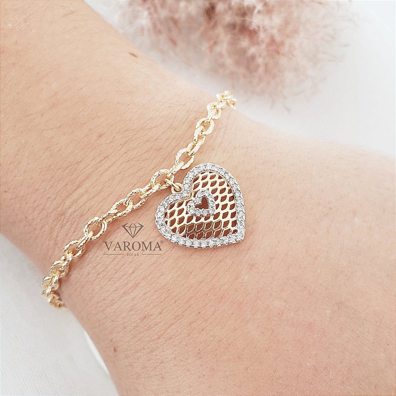 Pulseira com pingente de coração cravejado com zircônias banhada em ouro 18k