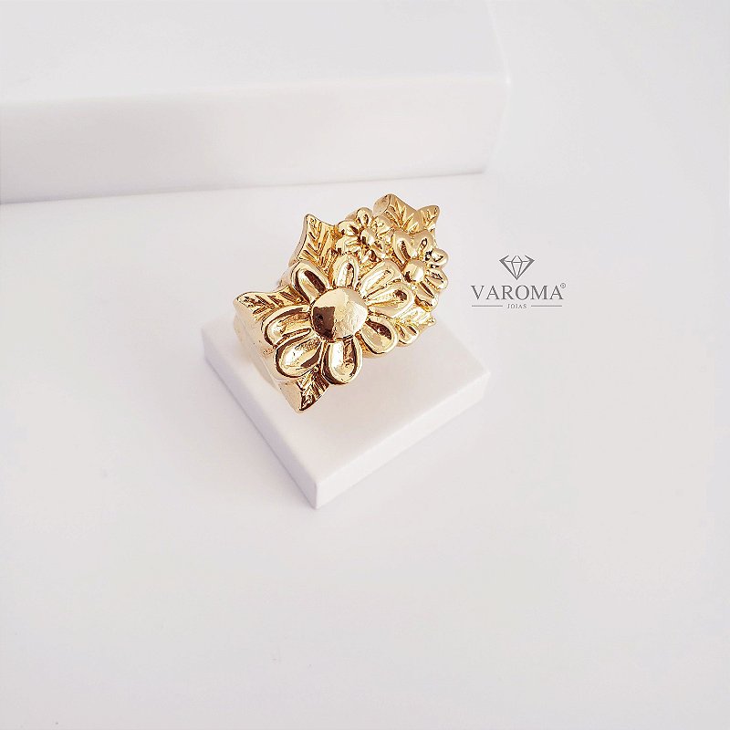 Anel com flores banhado em ouro 18k