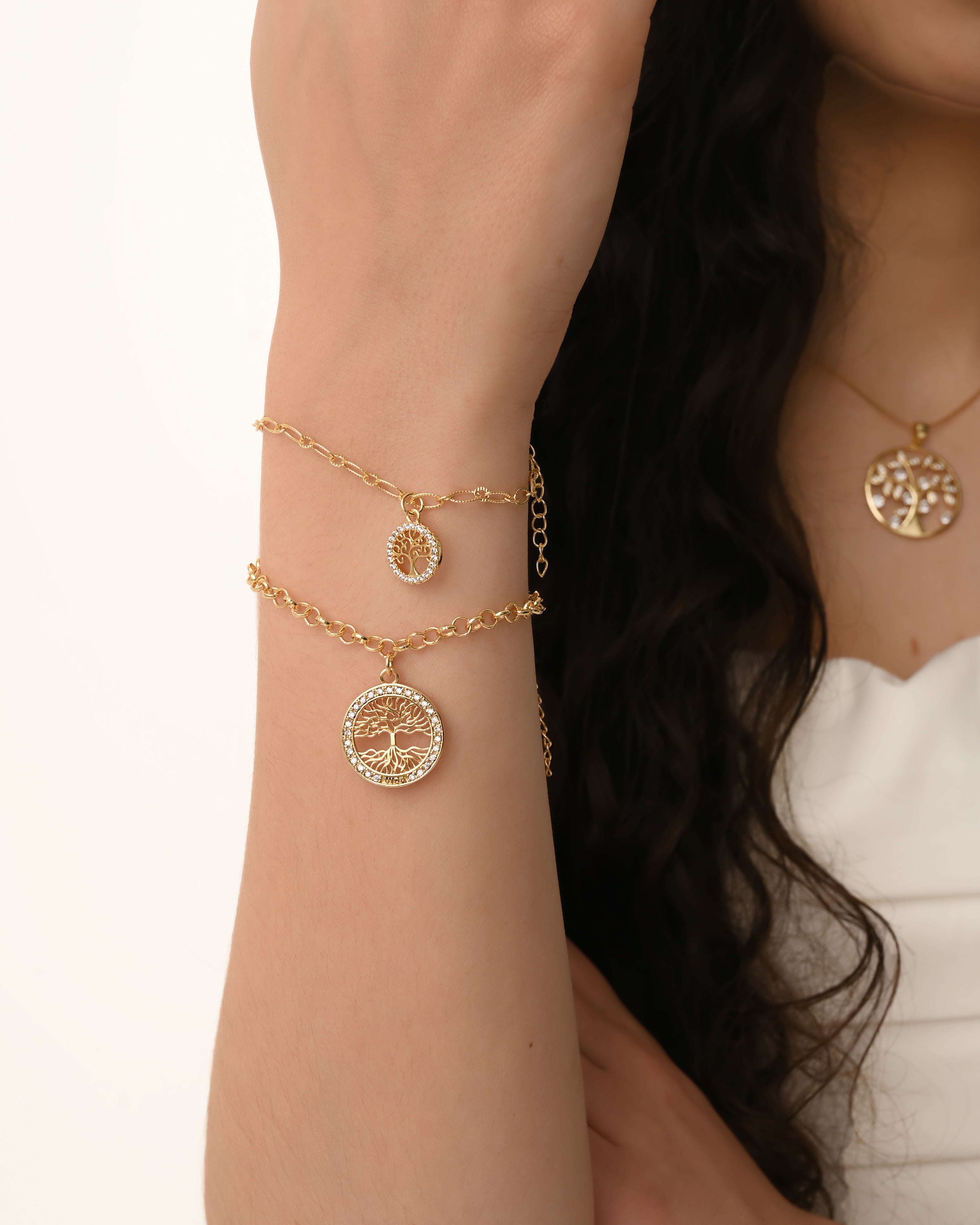 Pulseira com Pingente de Árvore da Vida Cravejado de Zircônias | Banhada a Ouro 18k