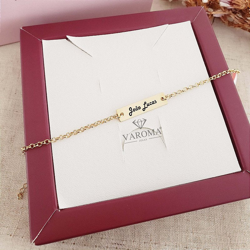 Pulseira infantil plaquinha personalizável  e correntinha estilizada banhada em ouro 18k