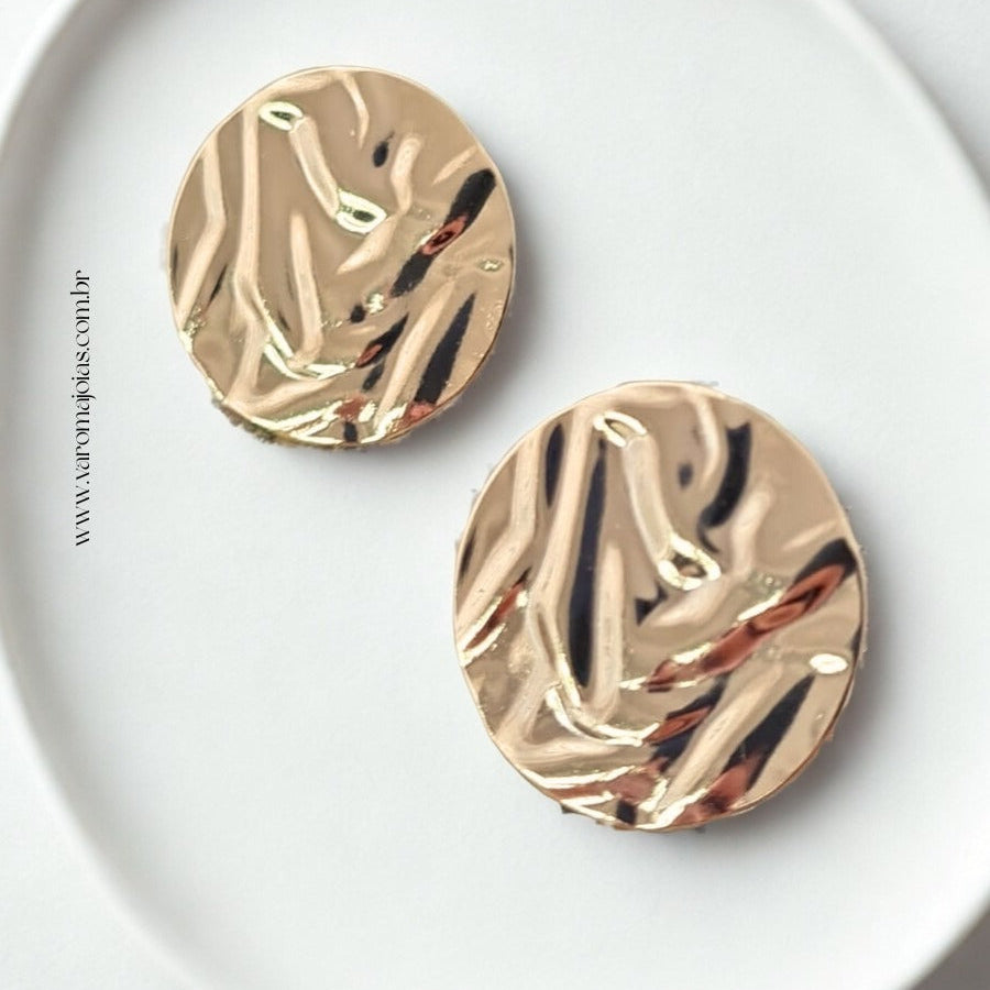 Brinco redondo orgânico | Banhado em ouro 18K