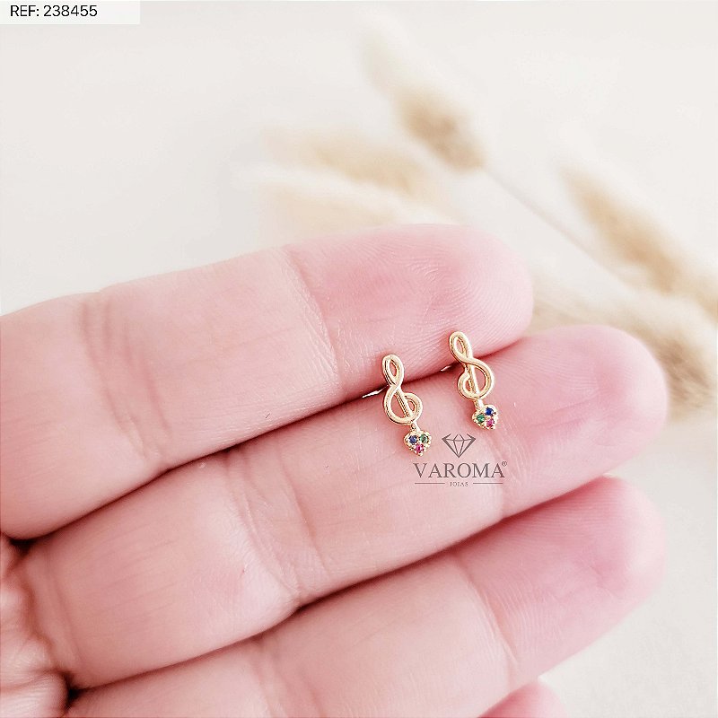 Brinco clave de sol com zircônias coloridas banhado em ouro 18k