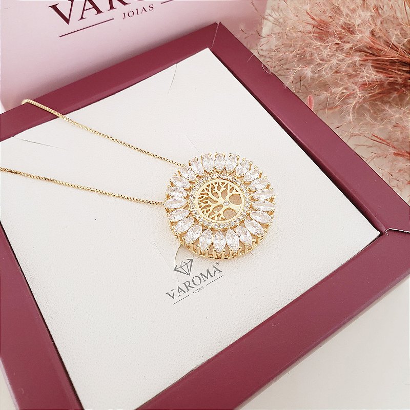 Colar com medalha de Árvore da vida cravejado com zircônias e micro zircônias banhado em ouro 18k