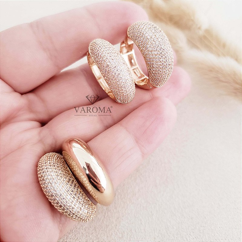 Conjunto de anéis e brinco cravejado com zircônias banhado em ouro 18k