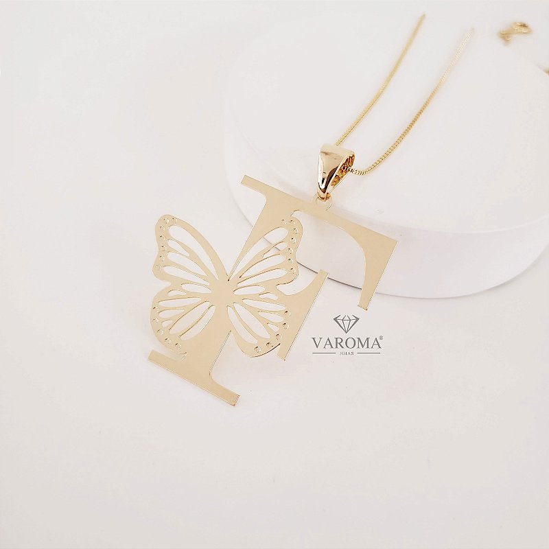 Colar com borboleta e letra personalizável  banhado em ouro 18k